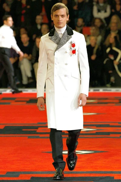 Look 37